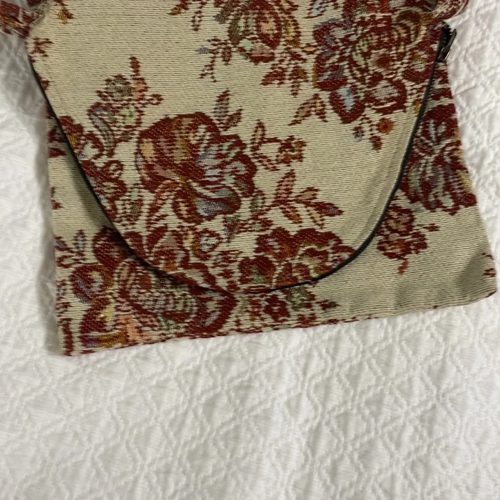 Tapestry boho hippie style hobo purse bag burgundy floral long strap cross body